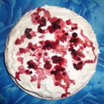 Torta senza glutine alla panna e frutti di bosco