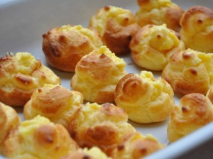 bignè-senza-glutine-con-crema-pasticcera bignè-senza-glutine-con-crema-pasticcera